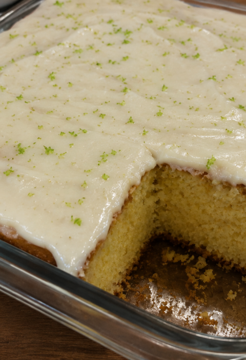 Bolo de Limão Fofinho com Cobertura Cremosa