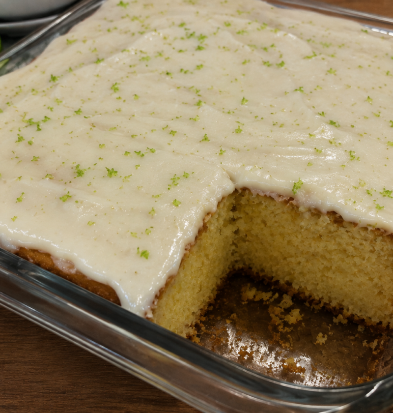 Bolo de Limão Fofinho com Cobertura Cremosa